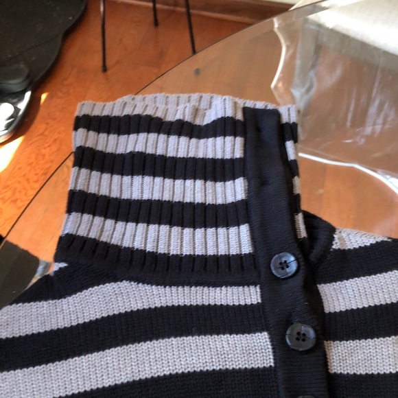 Poncho - Picture 4 of 4